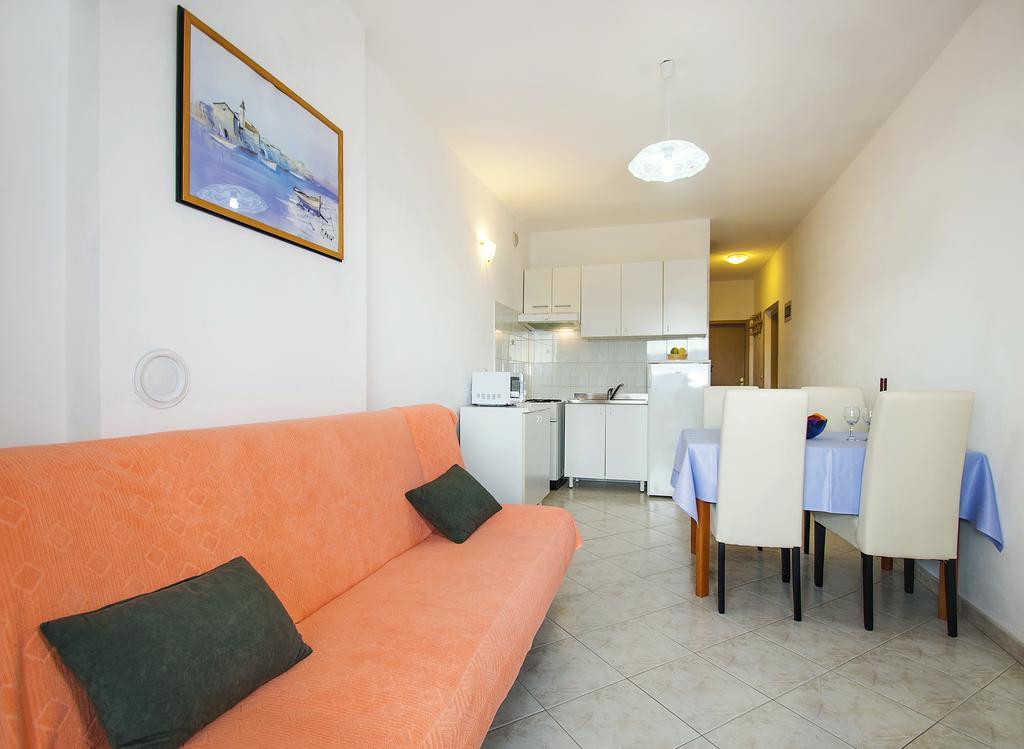 Apartments Iris Rabac Esterno foto
