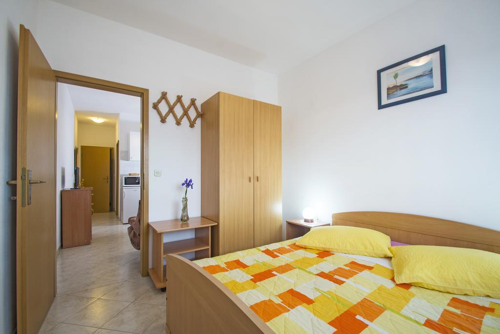 Apartments Iris Rabac Esterno foto